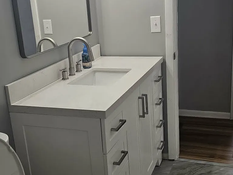1074 Lakeshore Dr W — Photo 12
