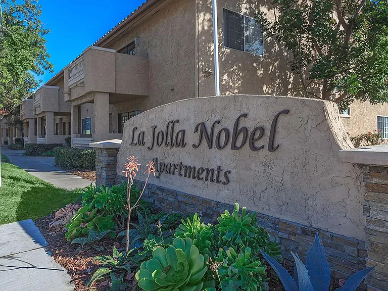 La Jolla Nobel — Photo 23