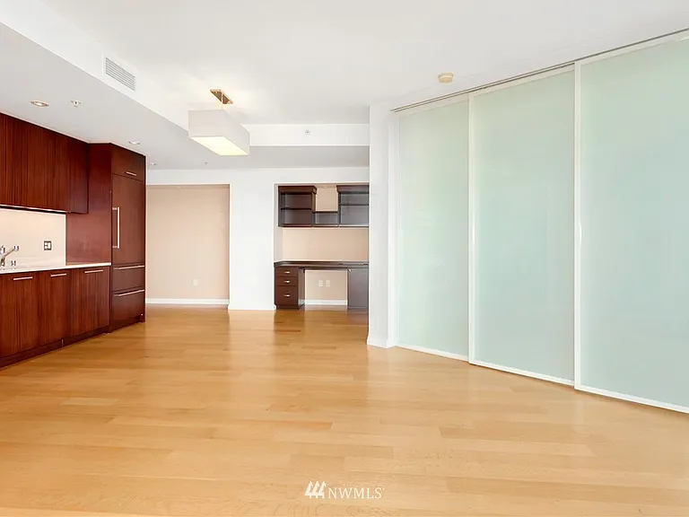 10700 NE 4th St #2008 — Photo 6
