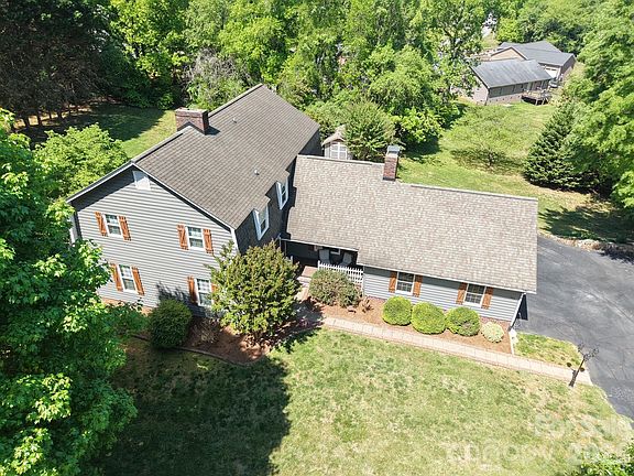 2nd image of 204 Brentwood Dr