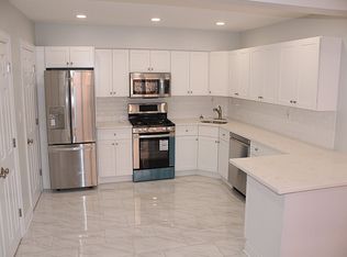 301 1st St APT 3, Hoboken, NJ 07030