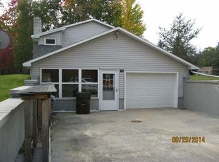 70 W Indian Lake Dr, Gladwin, MI 48624