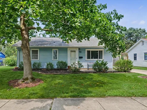 706 E Michigan Ave, Urbana, IL 61801