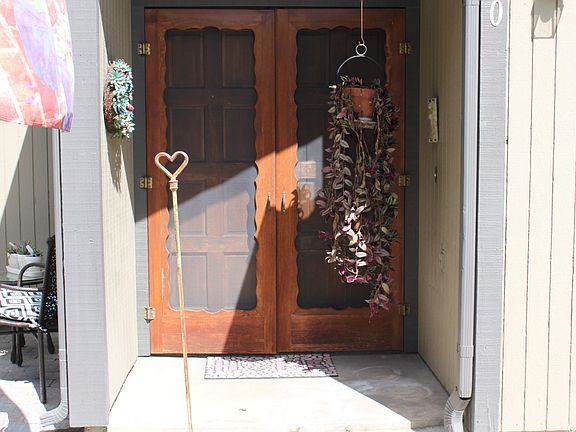 4th image of 2520 E Tulare Ave