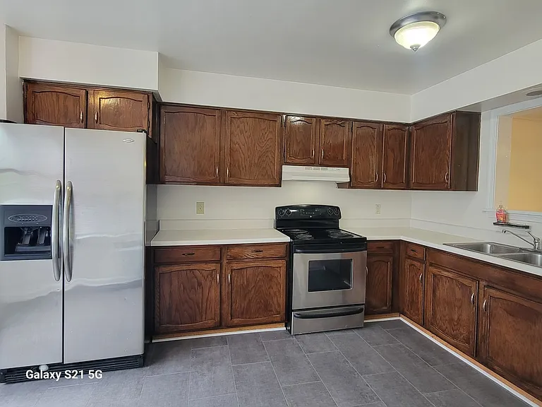 1563 Jameson Dr — Photo 4