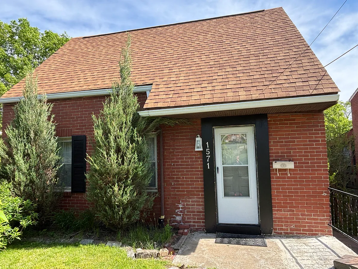 Front view of the home - 1571 Woodbine St