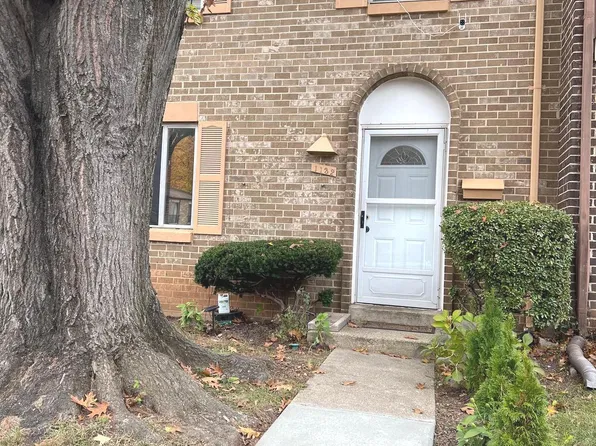 1132 W Side Dr #32-B, Gaithersburg, MD 20878