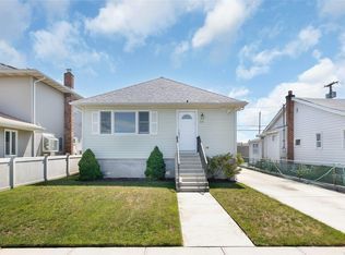 239 Quebec Rd, Island Park, NY 11558