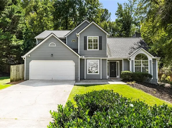 1075 Taylor Oaks Dr, Roswell, GA 30076
