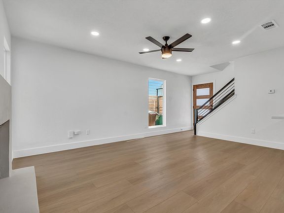 5th image of 2644 Gwendolyn Ln #B