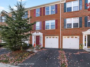 12 New Castle St, Farmingdale, NJ 07727