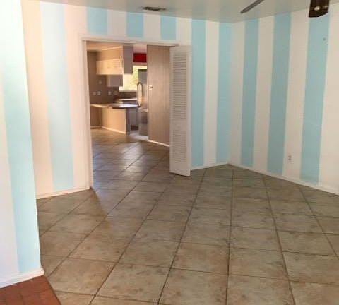 2nd image of 3842 Blossom Ln