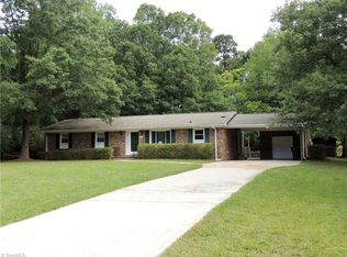5104 Lakeshore Ct, Greensboro, NC 27407