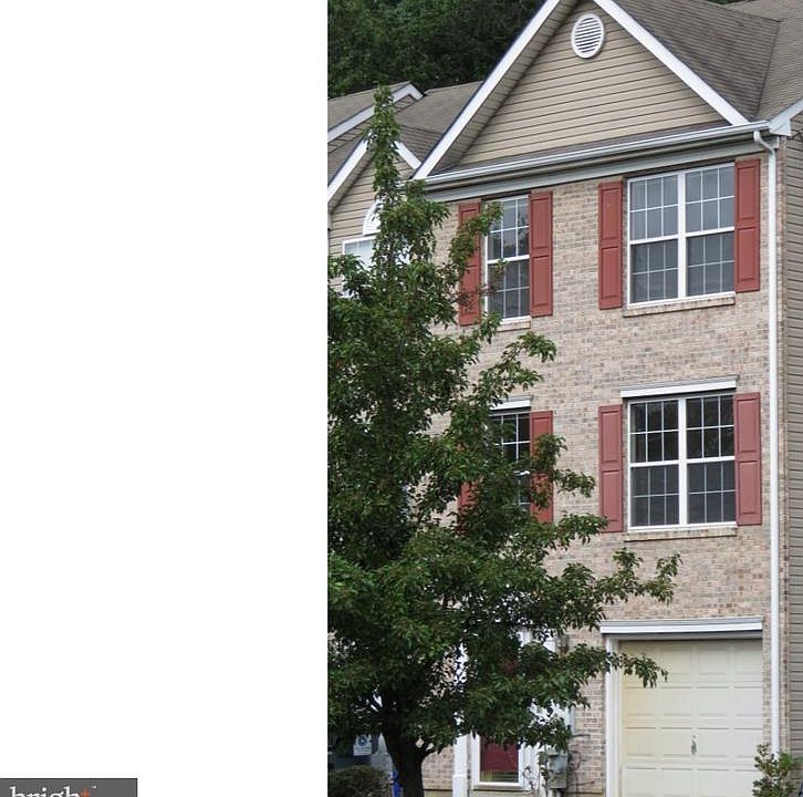 1st image of 368 N Barrington Ct