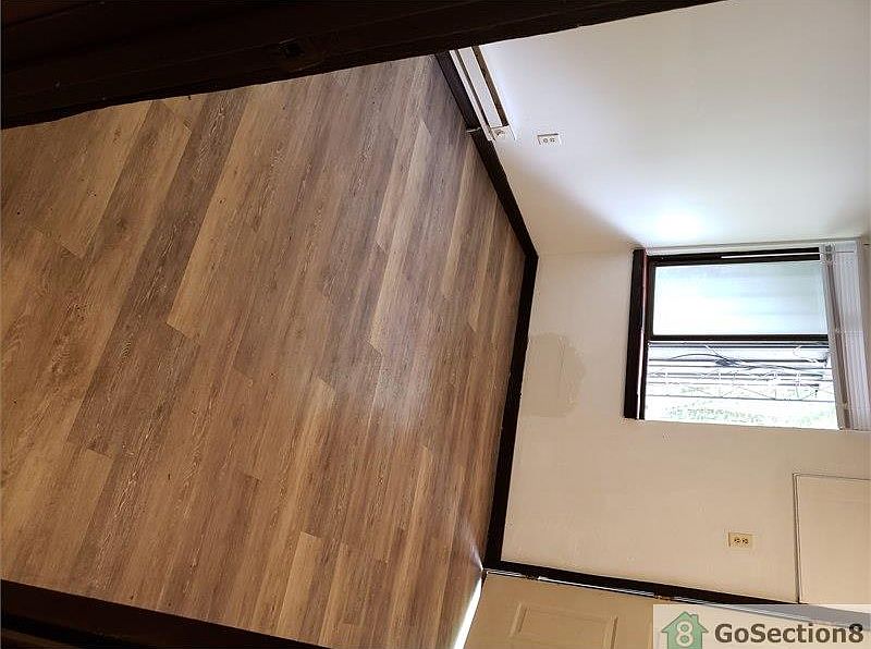 2nd image of 1607 Brooke Park Dr APT 7