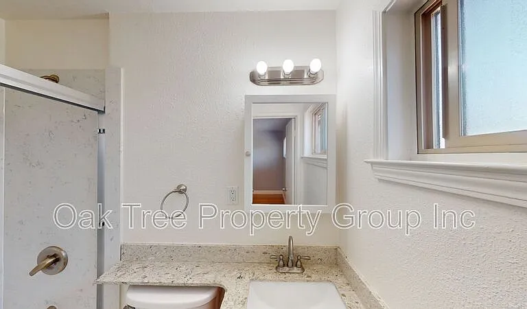845 Macarthur Blvd #2 — Photo 15