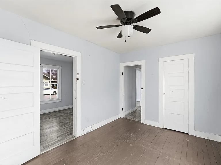 2420 Stevens St — Photo 12