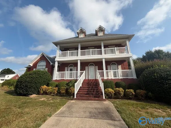 61 Villa Grande Dr, Albertville, AL 35950