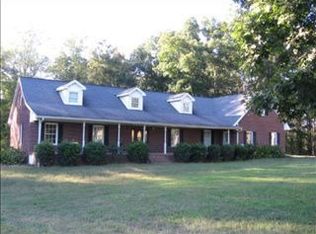 321 Family Ln, Commerce, GA 30530