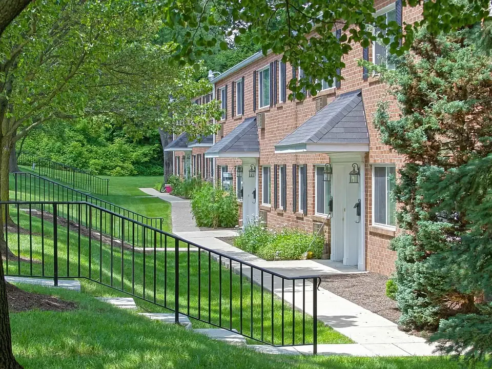 Summerdale Apartments