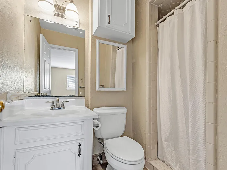 1118 Berkeley St — Photo 20