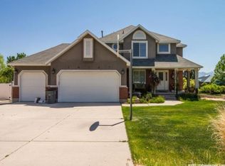 10367 S Whispering Sands Dr, South Jordan, UT 84095