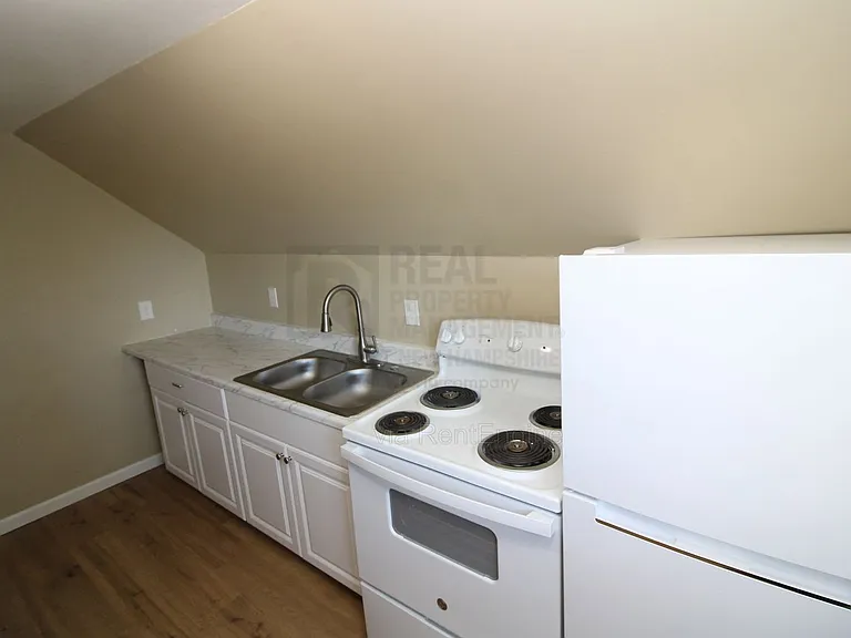 31B Park St — Photo 2