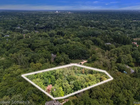 280 Canterbury Rd, Bloomfield Hills, MI 48304