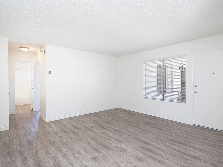 Twin Oaks Apartments — Photo 20