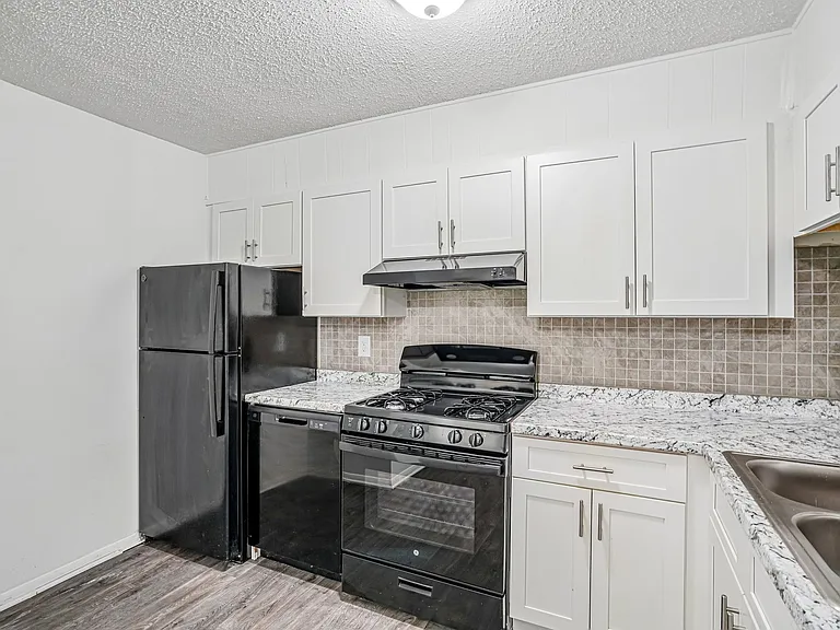 Lewis on Cascade Apartments — Photo 46