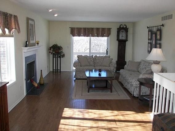 3rd image of 108 Harrogate Dr