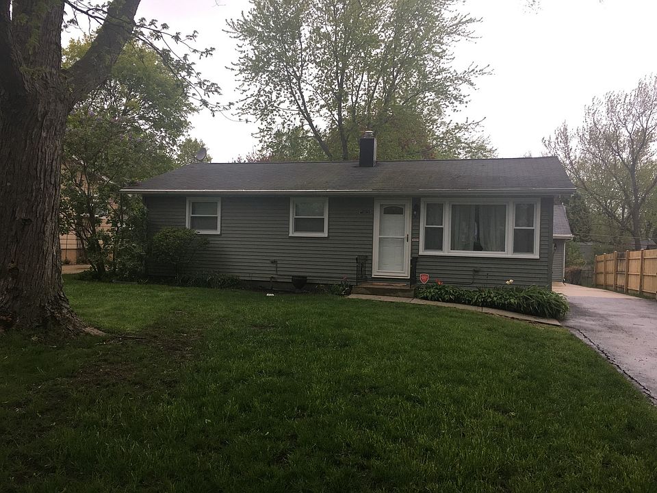 2nd image of 18132 W Elm St