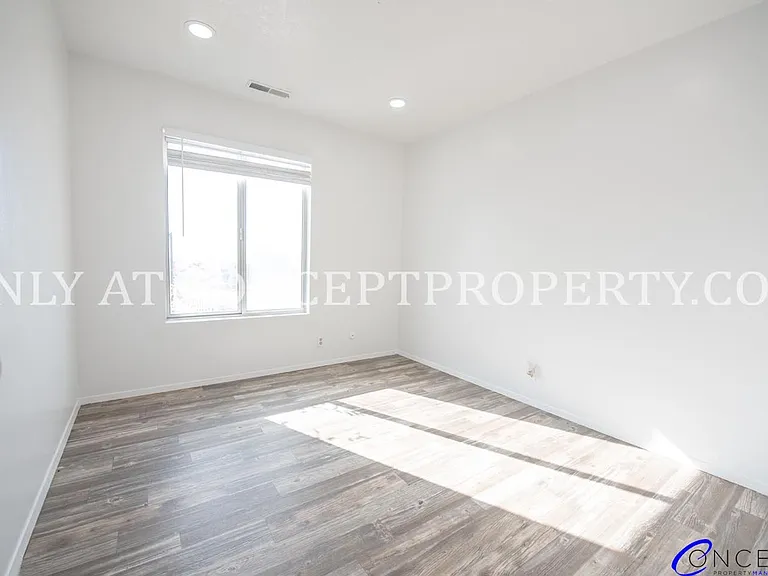 Foothill Terrace — Photo 154