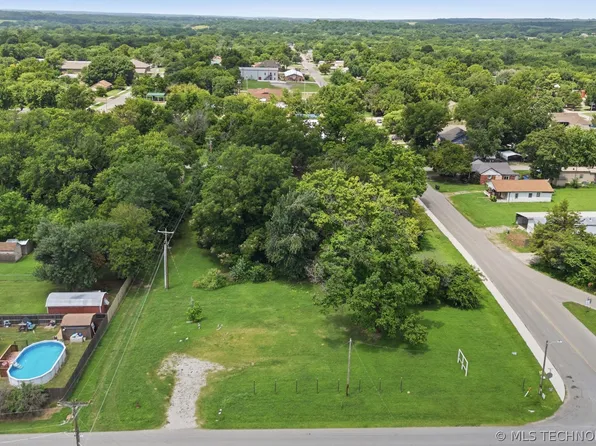632 E Buffalo St, Kellyville, OK 74039