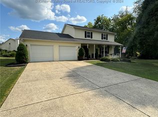 122 Sterling Dr, Hurricane, WV 25526