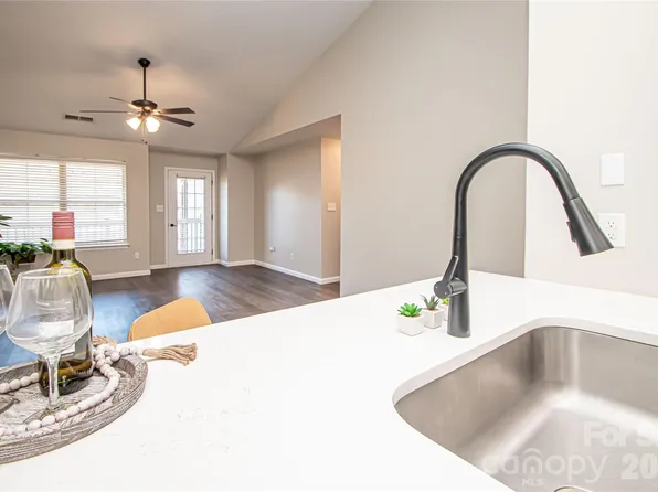 2342 Brendon Patrick Ct, Charlotte, NC 28262