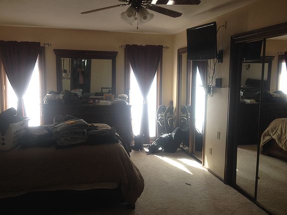 5th image of 1105 Hilltop Dr