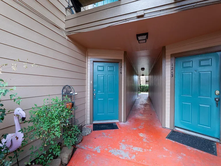 2121 Hepburn St #1216 — Photo 3