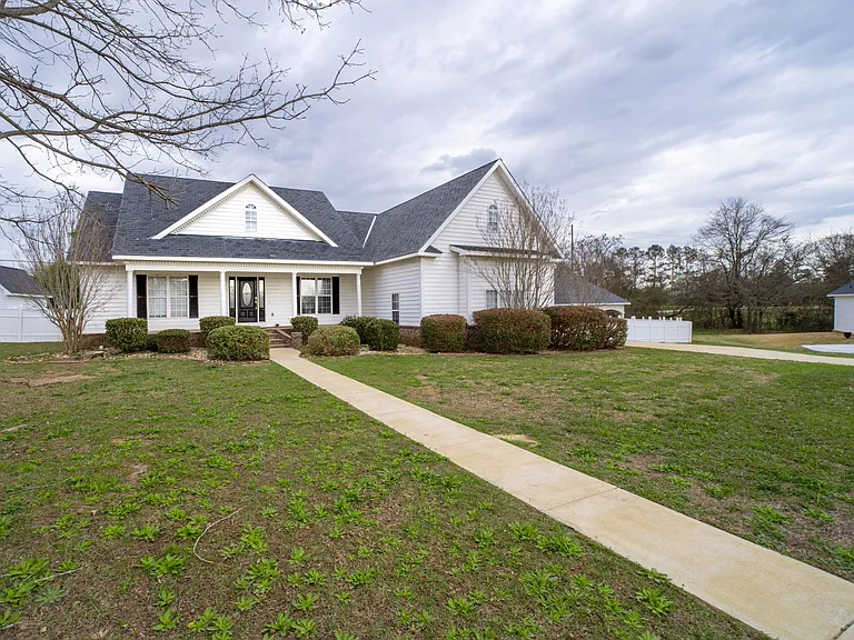 211 Silk Tree Trce — Photo 11