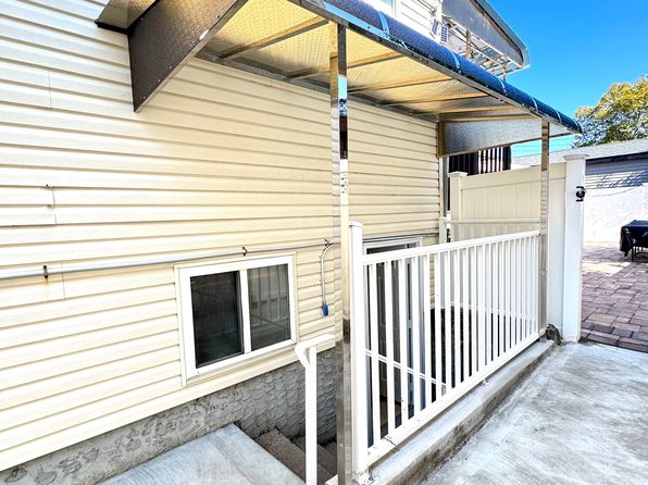 501 Willowbrook Rd FLOOR 1