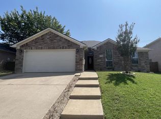 1124 Fawn Meadow Trl, Kennedale, TX 76060