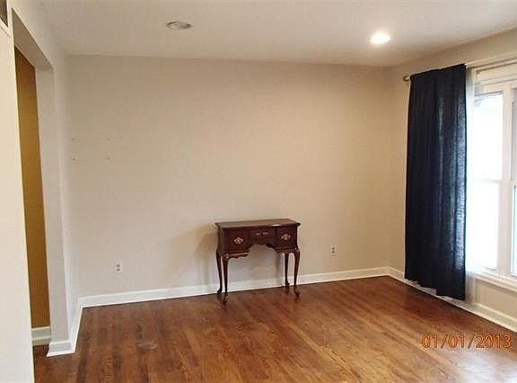 2nd image of 130 Saint Edward Ln