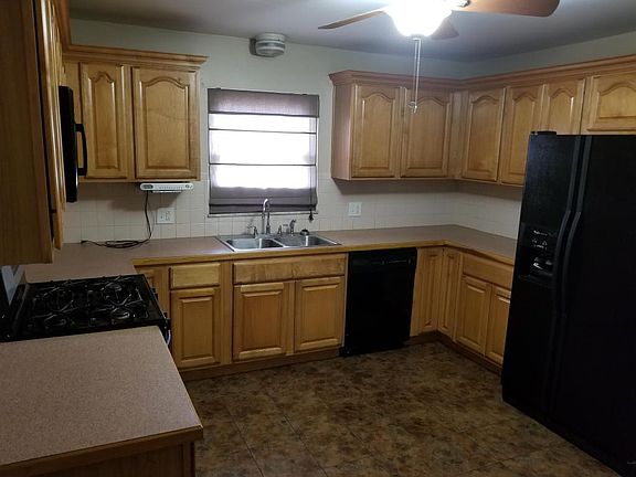 2nd image of 1015 Wellington Blvd