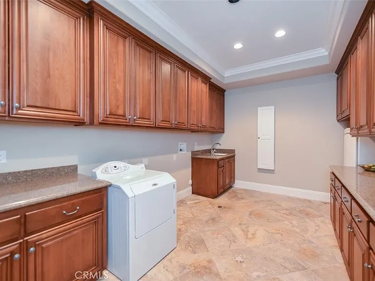 11 Skyridge — Photo 28