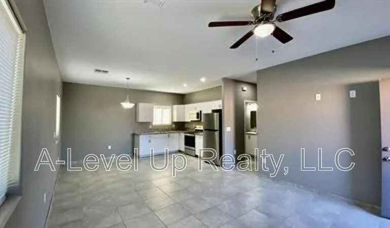 1514 E 28th St #2 — Photo 6