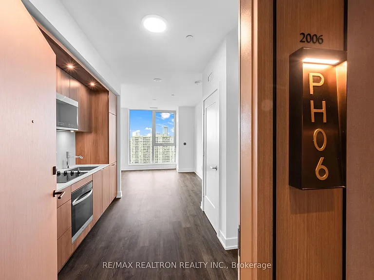 25 Cordova Ave #Penthouse 06 — Photo 10