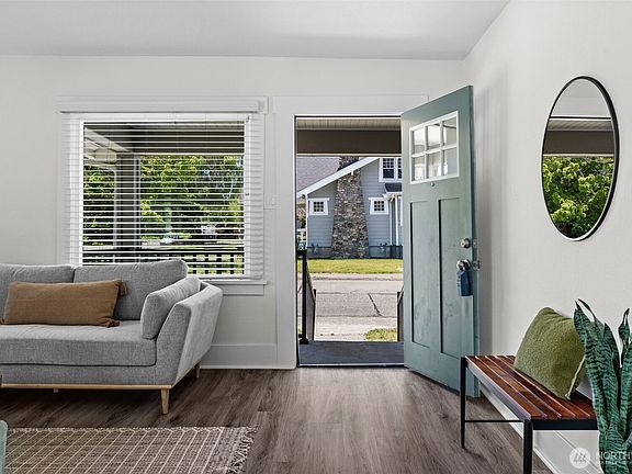 4th image of 3857 S Park Avenue