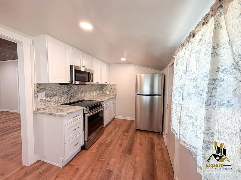 2 bed, 1.0 bath, 728 sqft, $1,895 — Photo 3