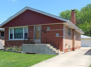 9521 S Utica Ave, Evergreen Park, IL