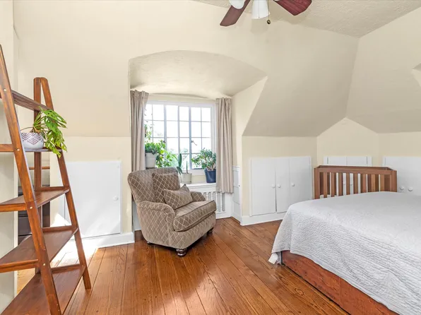 38-30 Douglaston Parkway image 13 of 15